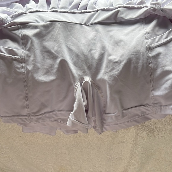 Goldhinge White Size Small Tinnis Skort. - Picture 4 of 5